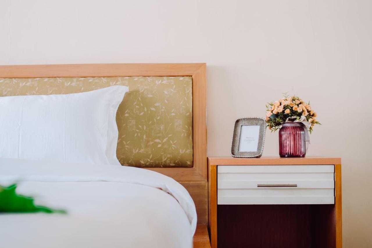 Patong Beach Side Hotel Luaran gambar